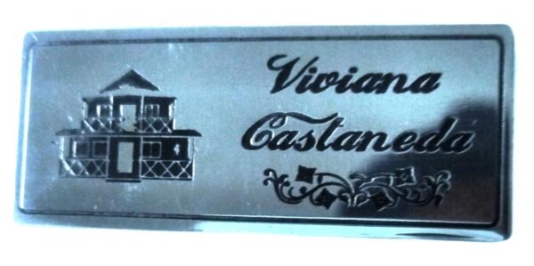 gafete en acero grabado a relieve